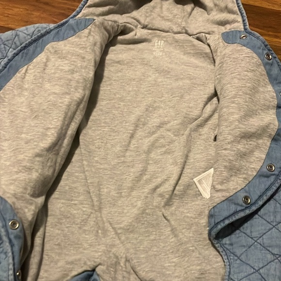 GAP Baby Quilted Chambray Bear One-Piece Denim Bodysuit, 6-12 Months Unisex - Picture 4 of 9